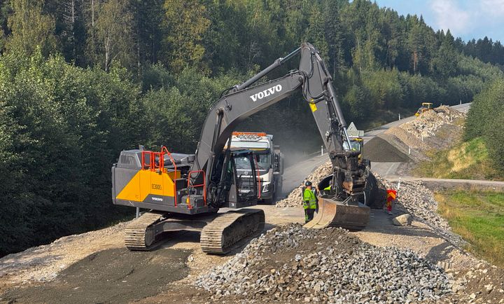 Återställningsarbete på riksväg 90