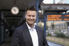 – Det har varit en utmanande månad, främsta orsaken till ökade förseningar för resenärerna var flera snöstormar som påverkade både infrastrukturen och tågen. Vi har ett nära samarbete med våra entreprenörer för att vinterunderhållningen av järnvägen ska fungera fullt ut, säger Thomas Andersson, avdelningschef Trafikverket. Foto: Trafikverket