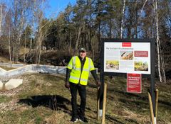 Projektledare Mikael Bosma vid platsen