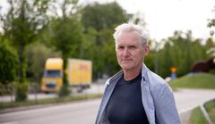 – Tekniken i nya personbilar hjälper, men den löser inte problemet. Testerna visar tydligt att ett effektivt underkörningsskydd på släpet minskar konsekvenserna av olyckan avsevärt, säger Rikard Fredriksson, senior sakkunnig trafiksäkerhet på Trafikverket. Foto: Elin Gårdestig