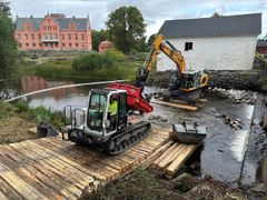 Transport av stenmaterial till grävmaskin