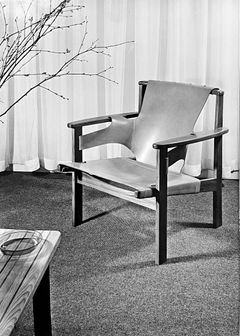 Stolen Trienna ritades för triennalen i Milano 1957. Den nytillverkas av möbelproducenten Verk. Foto: Arkdes