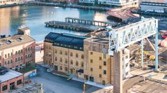 Planprisvinnaren Varvsstaden är ett av Malmös före detta stora, centrala industri- och kajområden som omdanas för att malmöiter ska kunna bo, jobba och roa sig där. Fotot visar byggnaden Snickeriet.