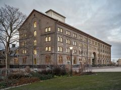 Ombyggnaden av kv. Jungfrun i Norrköpings hamn vinner Kasper Salin-priset för årets bästa byggnad. Ansvariga arkitekter SAR/MSA: Erik Hökby och Susanne Ramel på Marge Arkitekter, byggherre: Mannersons Fastighets AB.