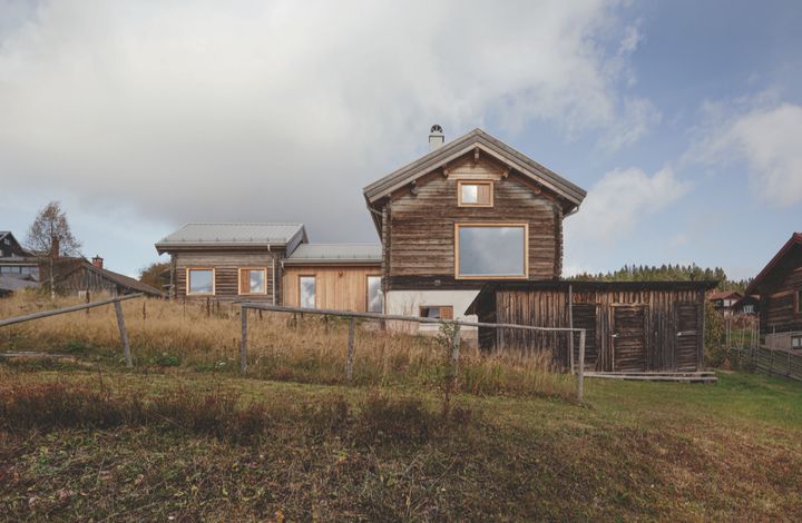 Med%20fritidshuset%20i%20Fryks%E5s%20visar%20Fabel%20arkitektur%20att%20det%20g%E5r%20att%20h%E5lla%20traditionen%20levande%20och%20g%F6ra%20den%20angel%E4gen%20f%F6r%20v%E5r%20tid.