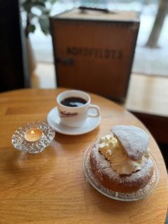 Semla och kaffe