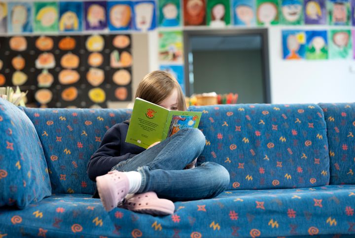 I en ny studie följer Skolverket upp hur elevers läsförståelse och förutsättningar för läsning har förändrats under en tjugoårsperiod.