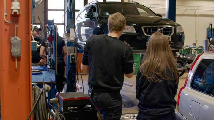 Gymnasieelver på fordons- och transportprogrammet.