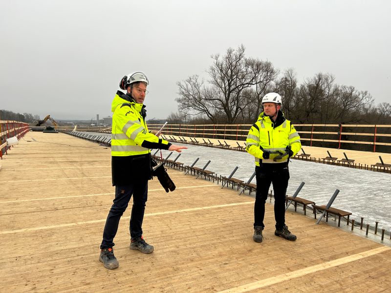 Från vänster Per Oldfeldt, projektledare på Miljö- och samhällsbyggnadsförvaltningen och Stefan Erikson (M), kommunalråd och ordförande i samhällsbyggnadsnämnden.