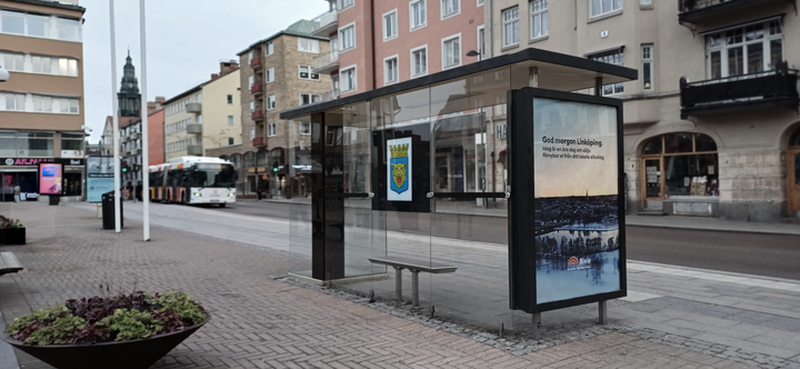 ild på en busskur på Trädgårdstorget